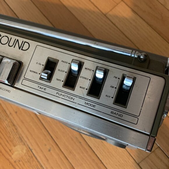 Vintage 1980's Toshiba AM/FM Portable Cassette Radio Recorder Boombox - Picture 12 of 16